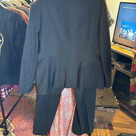 ✨ Tahari Arthur S. Levine Pinstripe Pant Suit – Size 14 - Picture 4 of 4